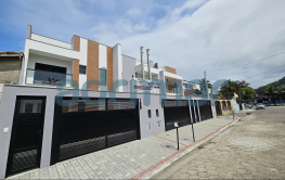 SOBRADOS NOVOS COM PISCINA E CHURRASQUEIRA - 3 SUÍTES - BAIRRO JARDIM AGUAPEÚ - MONGAGUÁ SP - CONSULTE VALORES E CONDIÇÕES!!